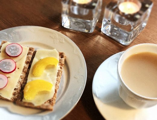 Mellanmål - knäckemackor och the