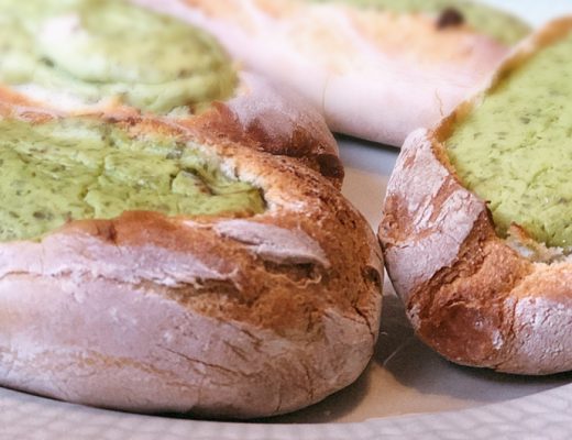 Grillade baugetter med ostörtfyllning